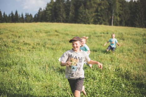 Natürlich unterwegs - Kinder im Freien